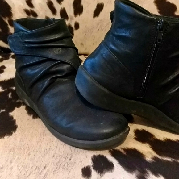 Black Clarks Ankle Boots 8 Silian 